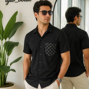 پیراهن مشکی آستین کوتاه تک جیب شطرنجی تیره